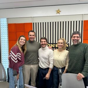 Kira Miró, Fernando Gil y Raúl Tejón imaginan su rol en un piso compartido Kira Miró, Fernando Gil y Raúl Tejón imaginan su rol en un piso compartido