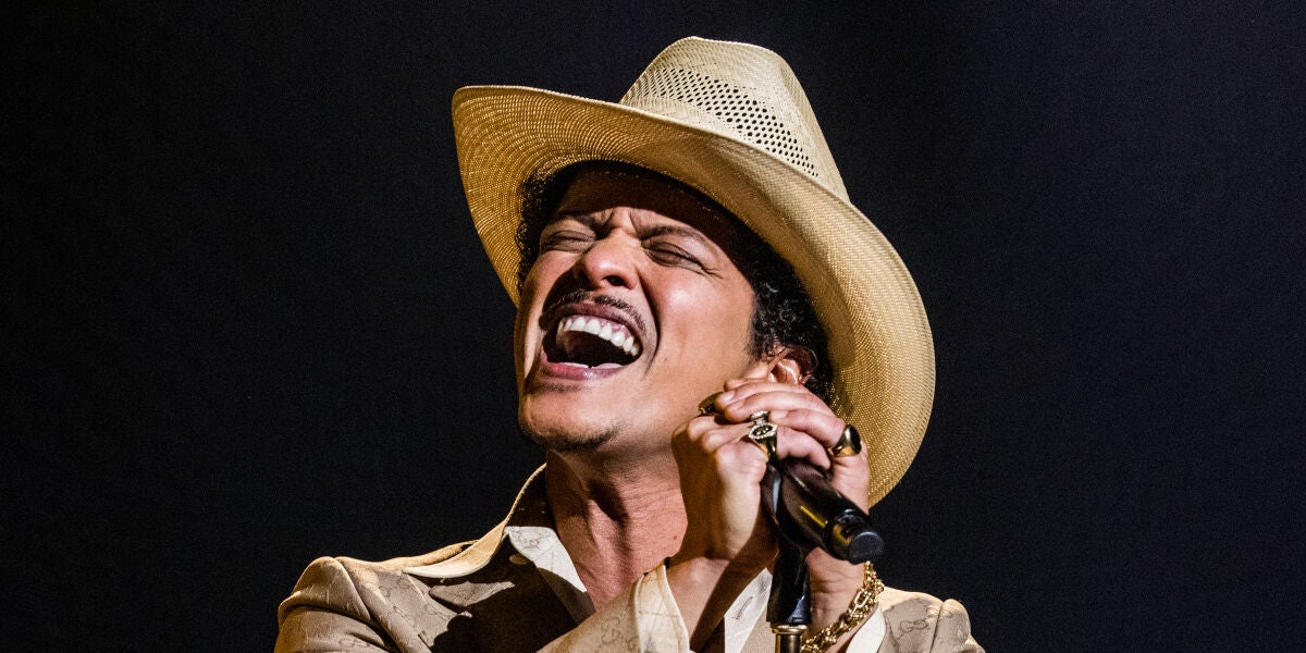 Bruno Mars durante los Premios Grammy 2025