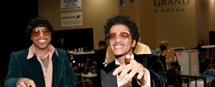 Bruno Mars y Anderson .Paak en el backstage de los Premios GRAMMY 2025 Bruno Mars y Anderson .Paak en el backstage de los Premios GRAMMY 2025