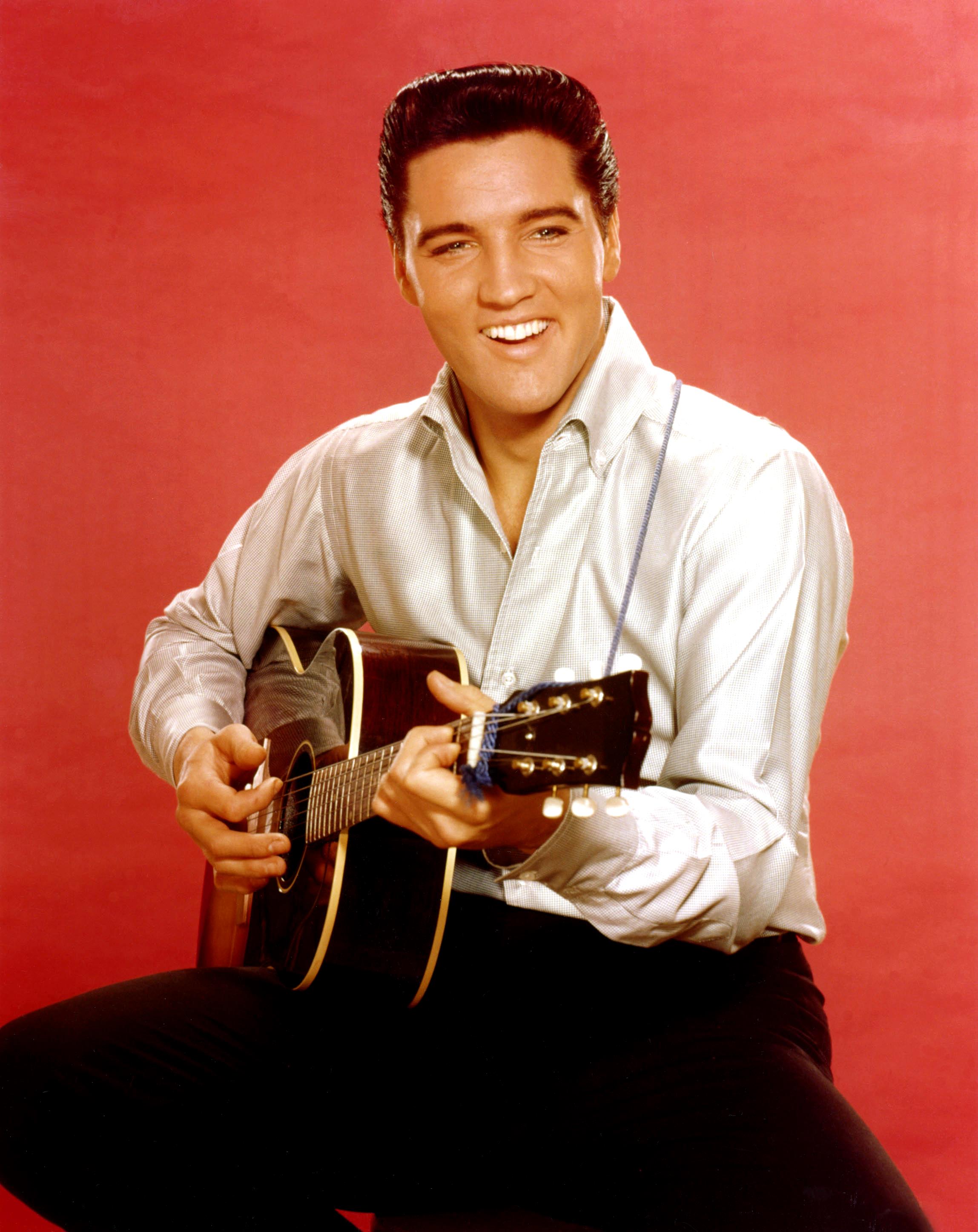 Elvis Presley en 1962 Elvis Presley en 1962