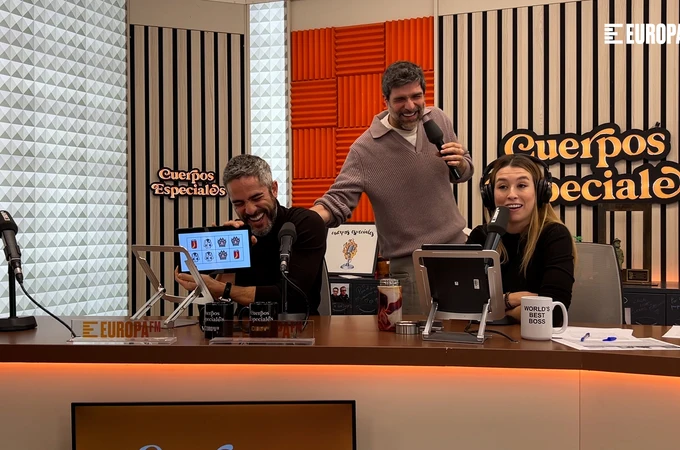 Roberto Leal con Eva Soriano y Nacho García en Cuerpos especiales Roberto Leal con Eva Soriano y Nacho García en Cuerpos especiales