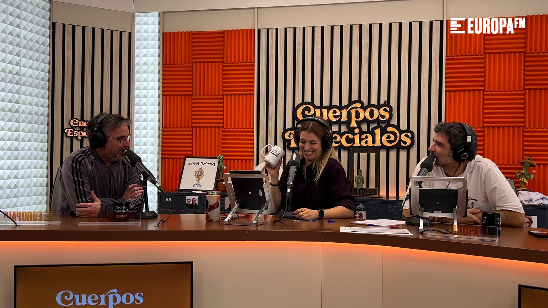 Ana Mena y óscar Casas en 'Cuerpos especiales' Ana Mena y óscar Casas en 'Cuerpos especiales'