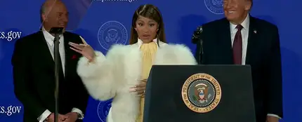 Captura de vídeo de una transmisión de la Casa Blanca del presidente de Estados Unidos, Donald Trump, con Nicki Minaj, en un acto en Washington (Estados Unidos) Captura de vídeo de una transmisión de la Casa Blanca del presidente de Estados Unidos, Donald Trump, con Nicki Minaj, en un acto en Washington (Estados Unidos)
