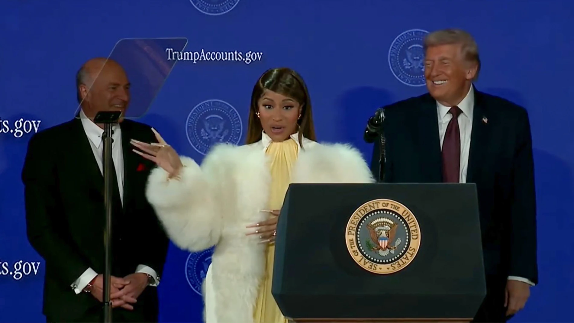 Captura de vídeo de una transmisión de la Casa Blanca del presidente de Estados Unidos, Donald Trump, con Nicki Minaj, en un acto en Washington (Estados Unidos) Captura de vídeo de una transmisión de la Casa Blanca del presidente de Estados Unidos, Donald Trump, con Nicki Minaj, en un acto en Washington (Estados Unidos)