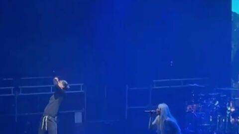 Elena Rose y Danny Ocean cantan 'CARACAS EN EL 2000' en el Movistar Arena de Madrid