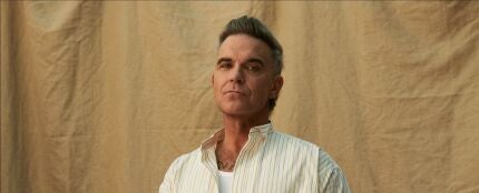 Robbie Williams promocionando 'BRITPOP'