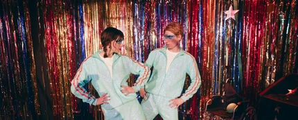 Taylor Swift y Domhnall Gleeson en el videoclip de 'Opalite' Taylor Swift y Domhnall Gleeson en el videoclip de 'Opalite'