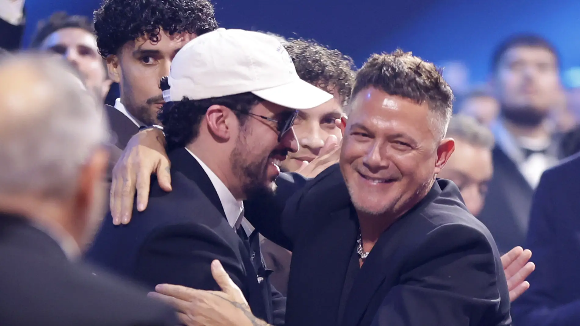 Bad Bunny y Alejandro Sanz en los Latin Grammy 2025 Bad Bunny y Alejandro Sanz en los Latin Grammy 2025