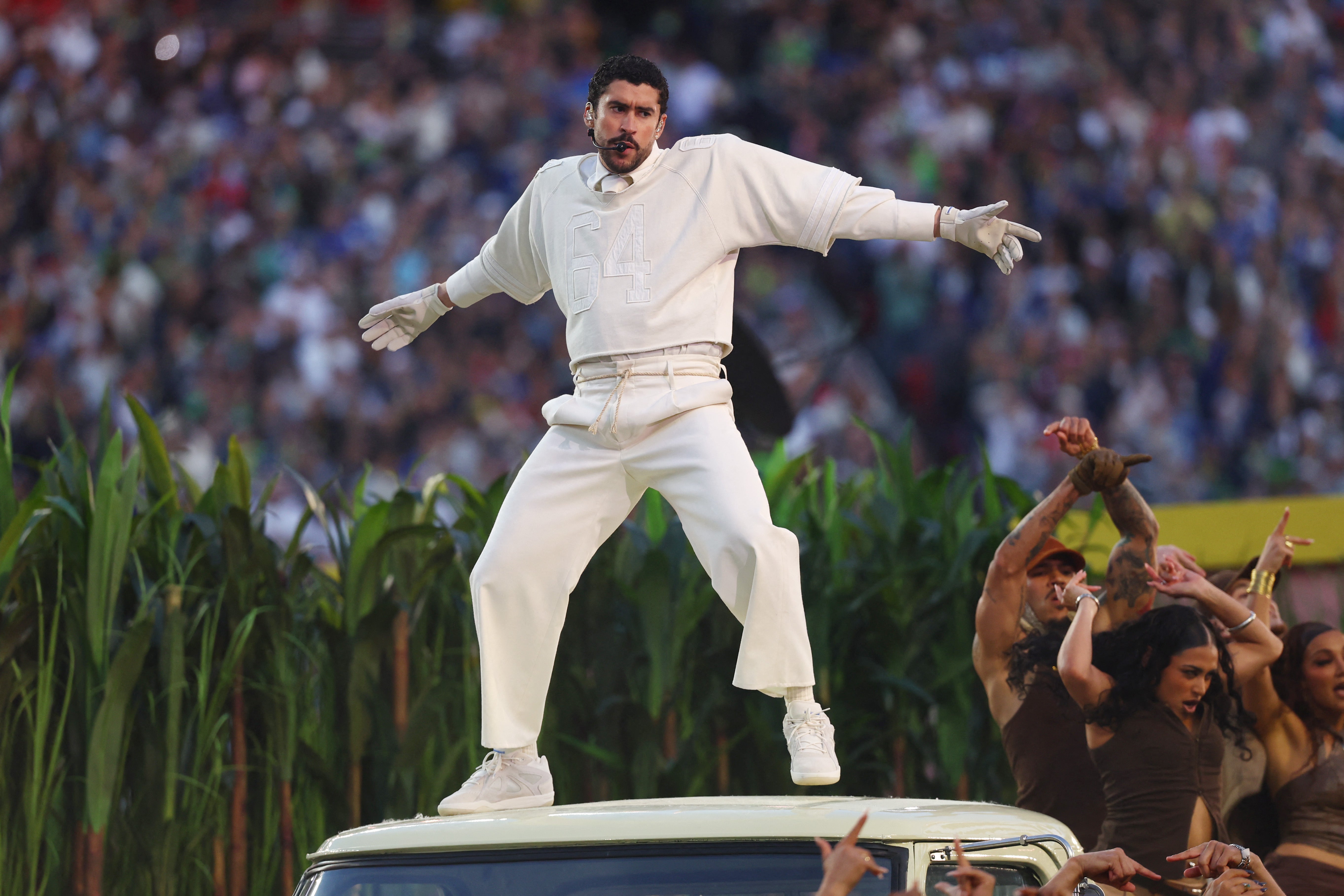 Bad Bunny homenajea a Puerto Rico y toda Latinoamérica en su show de la Super Bowl Bad Bunny homenajea a Puerto Rico y toda Latinoamérica en su show de la Super Bowl