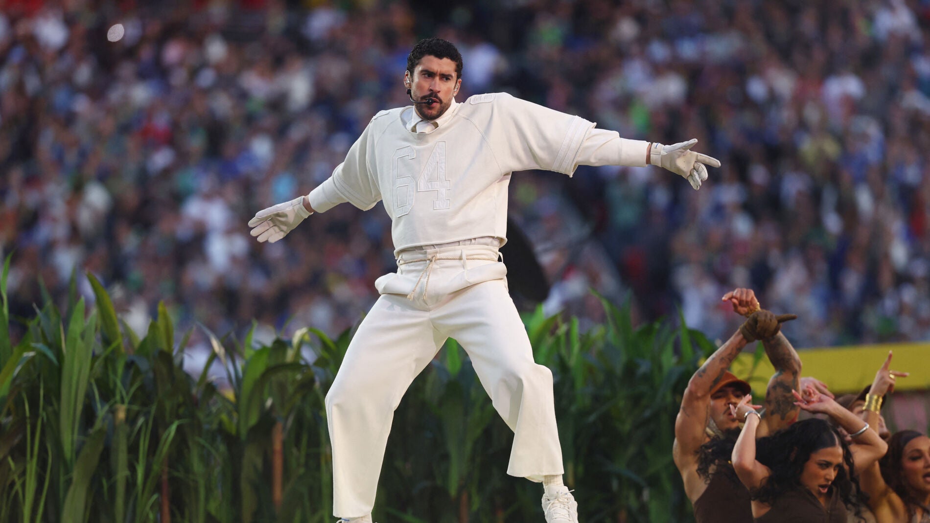 Bad Bunny homenajea a Puerto Rico y toda Latinoamérica en su show de la Super Bowl 