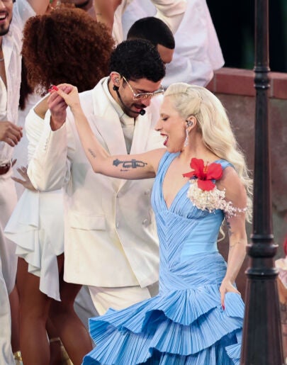 Bad Bunny y Lady Gaga en la actuación de a Super Bowl 2026