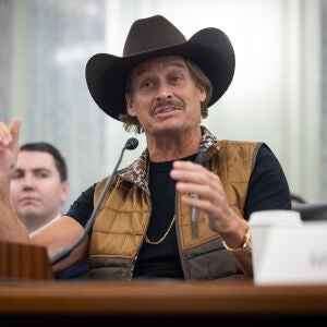 ¿Quién es Kid Rock? Conoce al polémico músico que ha participado en la anti Super Bowl y que fue marido de Pamela Anderson ¿Quién es Kid Rock? Conoce al polémico músico que ha participado en la anti Super Bowl y que fue marido de Pamela Anderson