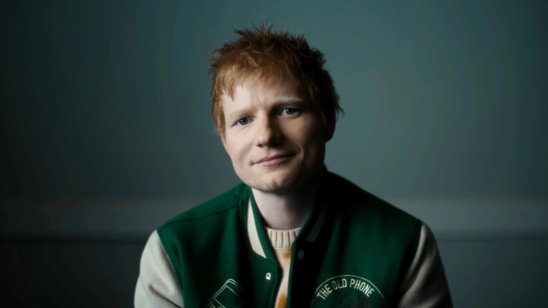 Ed Sheeran en el videoclip de 'Old Phone' Ed Sheeran en el videoclip de 'Old Phone'