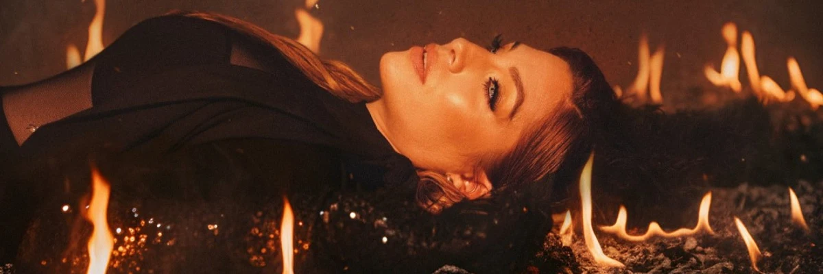 Leire Martínez en la portada de 'Historias de aquella niña', su disco debut Leire Martínez en la portada de 'Historias de aquella niña', su disco debut