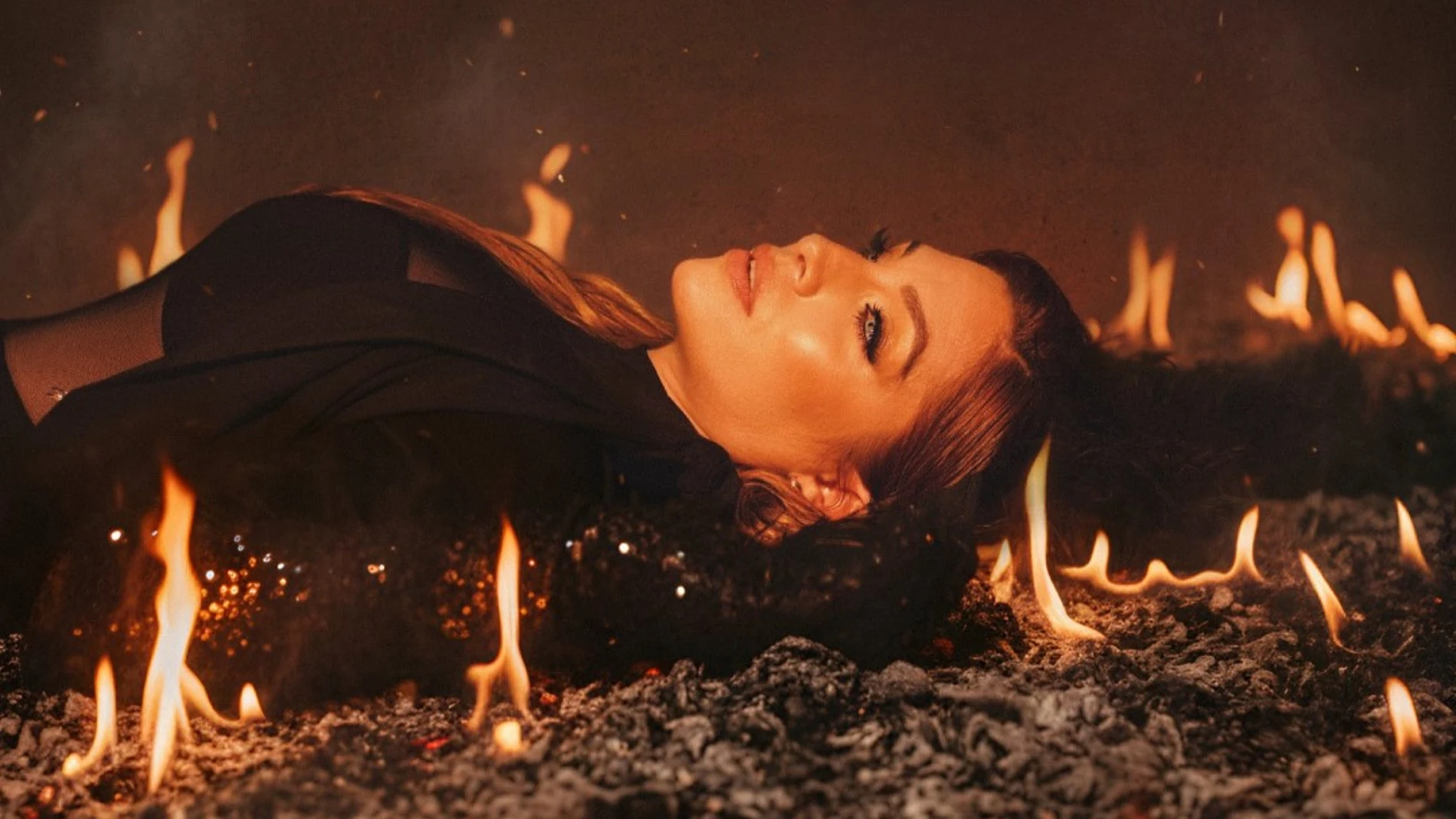 Leire Martínez en la portada de 'Historias de aquella niña', su disco debut Leire Martínez en la portada de 'Historias de aquella niña', su disco debut