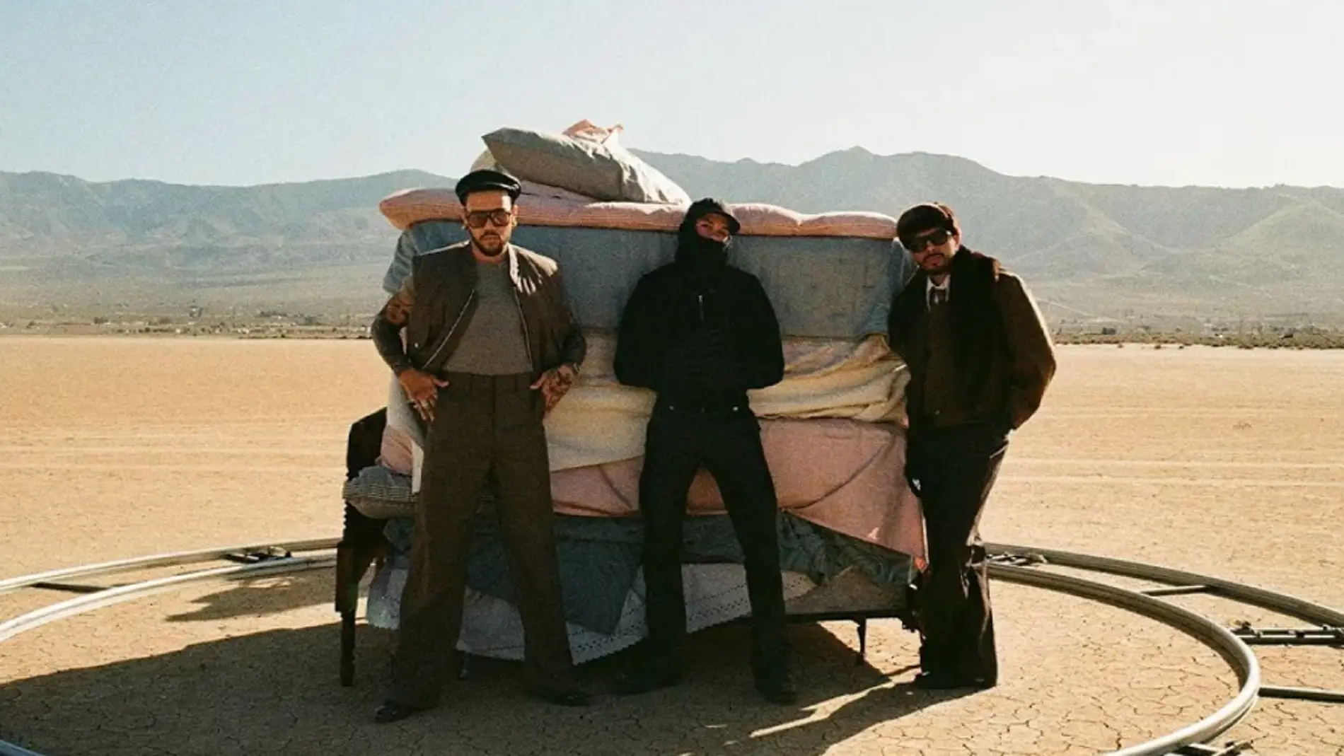 Imagen del videoclip de 'Rosita' Imagen del videoclip de 'Rosita'