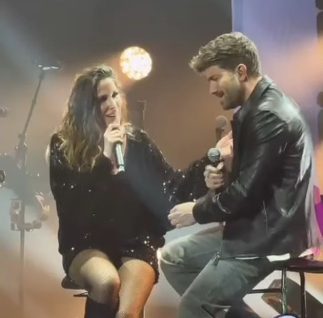 Malú y Pablo Alborán conquistan Madrid al cantar 'Todos los secretos' en Live Las Ventas Malú y Pablo Alborán conquistan Madrid al cantar 'Todos los secretos' en Live Las Ventas