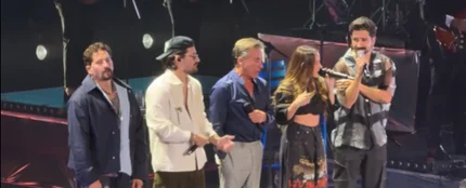 Mau y Ricky, Camilo y Evaluna acompañan a Ricardo Montaner en concierto al cantar juntos 'Amén' Mau y Ricky, Camilo y Evaluna acompañan a Ricardo Montaner en concierto al cantar juntos 'Amén'