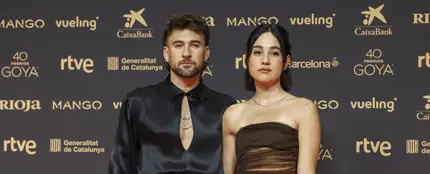 Dani Fernández junto a Yarea en la alfombra roja de los Premios Goya 2026 Dani Fernández junto a Yarea en la alfombra roja de los Premios Goya 2026