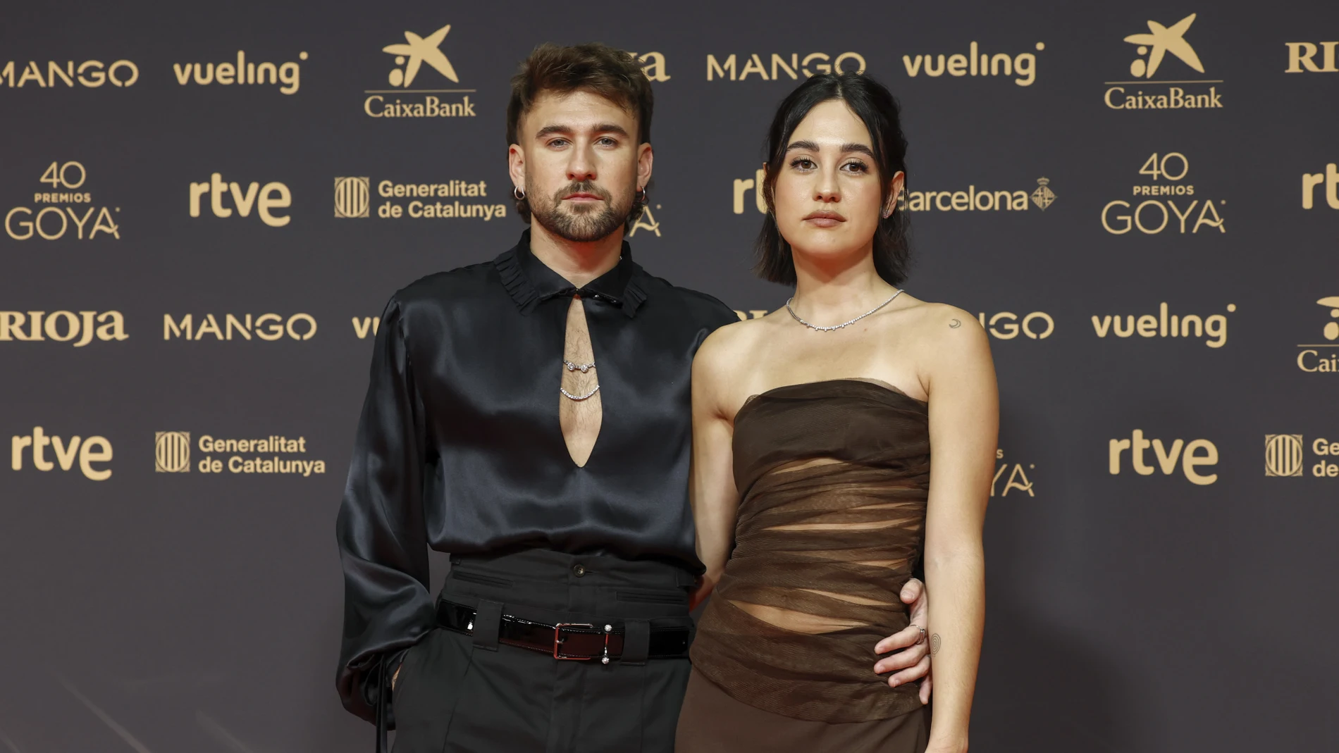 Dani Fernández junto a Yarea en la alfombra roja de los Premios Goya 2026 Dani Fernández junto a Yarea en la alfombra roja de los Premios Goya 2026