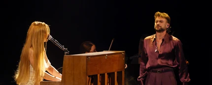 Dani Fernández y Belén Aguilera, durante su actuación en los Premios Goya 2026 Dani Fernández y Belén Aguilera, durante su actuación en los Premios Goya 2026