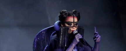 Bj&ouml;rk apareci&oacute; por sorpresa para cantar 'Berghain' con Rosal&iacute;a en los BRIT Awards.