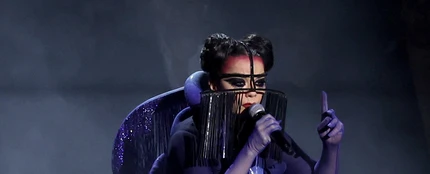 Björk apareció por sorpresa para cantar 'Berghain' con Rosalía en los BRIT Awards. Björk apareció por sorpresa para cantar 'Berghain' con Rosalía en los BRIT Awards.