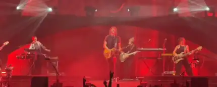 Mikel Izal se despide a lo grande convirtiendo el Movistar Arena de Madrid Mikel Izal se despide a lo grande convirtiendo el Movistar Arena de Madrid