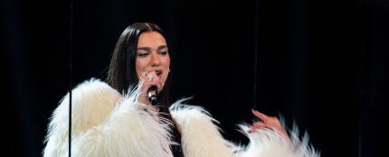 Dua Lipa en los los BRIT Awards 2026