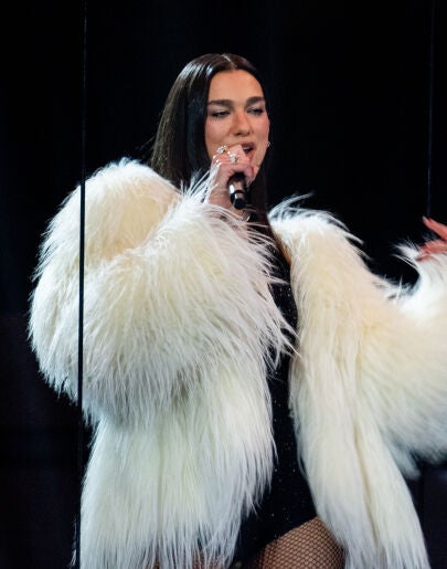 Dua Lipa en los los BRIT Awards 2026