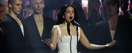 Rosalía, solemne al inicio de su actuación en los BRIT Awards 2026 Rosalía, solemne al inicio de su actuación en los BRIT Awards 2026