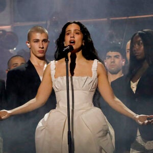 Rosalía deslumbra con un vestido de diseño en los BRIT Awards 2026 Rosalía deslumbra con un vestido de diseño en los BRIT Awards 2026