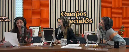 Espido Freire con Eva Soriano y Nacho García en Cuerpos especiales Espido Freire con Eva Soriano y Nacho García en Cuerpos especiales