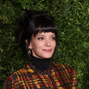 Lily Allen y el vestido con el que expone (aún más) la infidelidad de David Harbour Lily Allen y el vestido con el que expone (aún más) la infidelidad de David Harbour