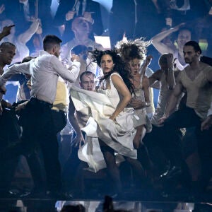 Los looks de los bailarines de Rosalía en los BRIT Awards que están dando que hablar Los looks de los bailarines de Rosalía en los BRIT Awards que están dando que hablar
