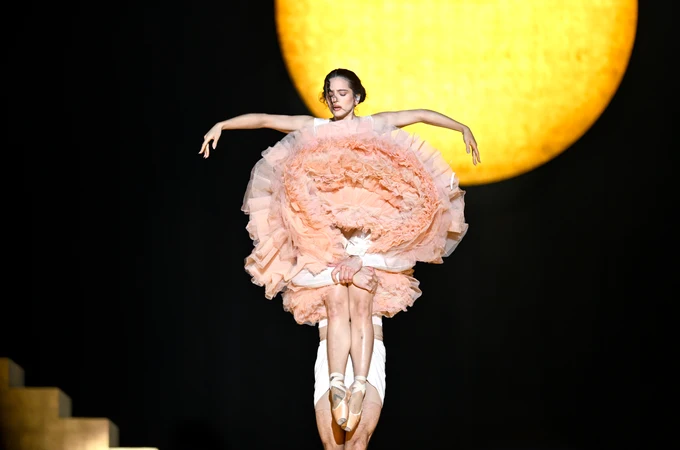 'LUX TOUR' de Rosalía 'LUX TOUR' de Rosalía