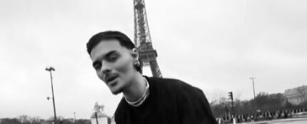 Abraham Mateo, en el v&iacute;deo de 'Qu&eacute; tal te va sin m&iacute;'