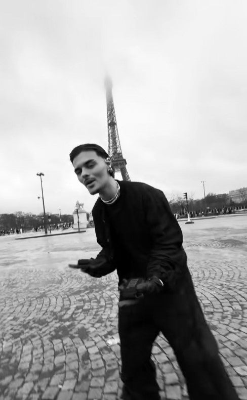 Abraham Mateo, en el vídeo de 'Qué tal te va sin mí' Abraham Mateo, en el vídeo de 'Qué tal te va sin mí'