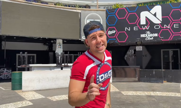 Quevedo en el avance de 'Scandic' Quevedo en el avance de 'Scandic'