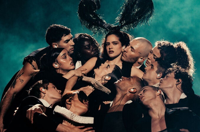 Rosalía en el Movistar Arena de Madrid en su primer concierto con el 'LUX TOUR'