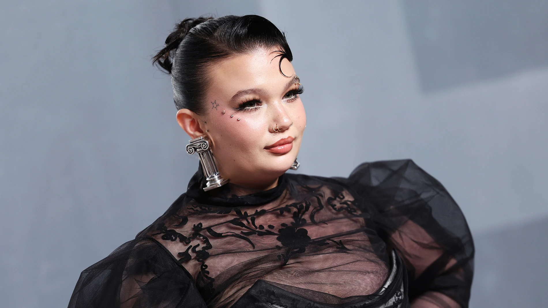 Lola Young en la fiesta de los Oscar Lola Young en la fiesta de los Oscar