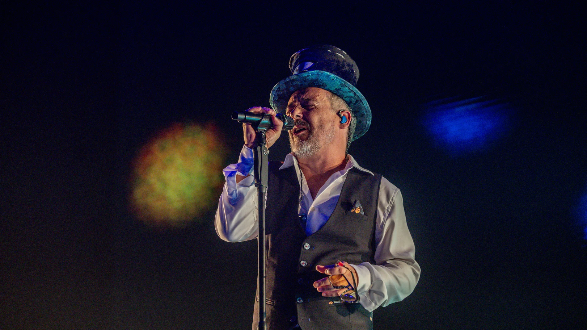 Love of Lesbian en el Movistar Arena de Madrid en 2025 Love of Lesbian en el Movistar Arena de Madrid en 2025