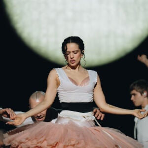 Paco León recuerda con admiración lo que le dijo Rosalía cuando la conoció Paco León recuerda con admiración lo que le dijo Rosalía cuando la conoció