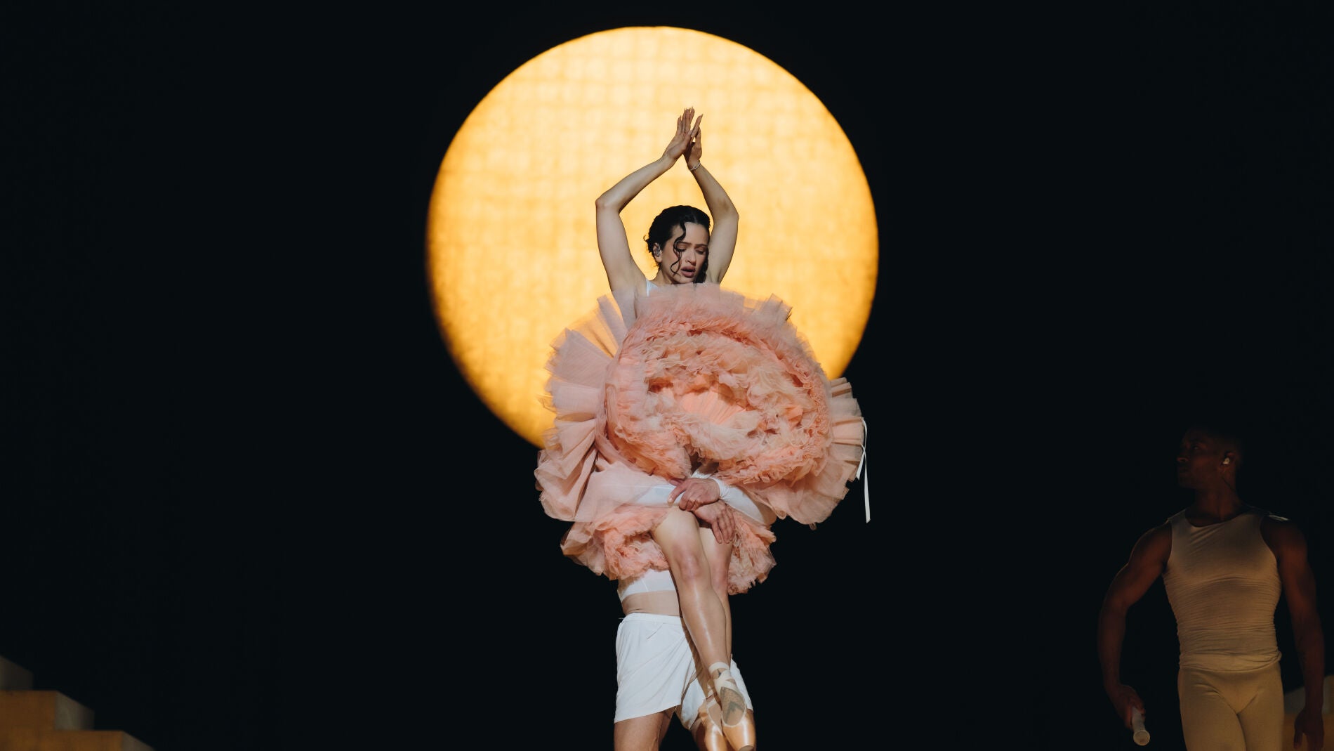 Rosalía bailando ballet