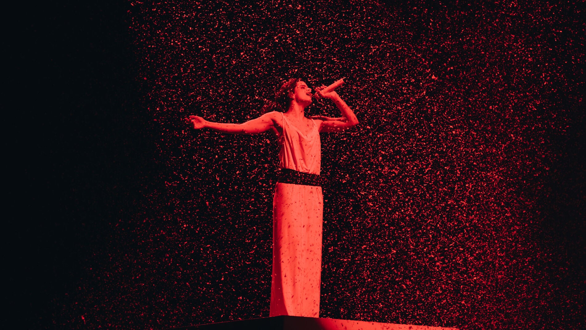 La solemnidad, clave en el 'LUX TOUR'