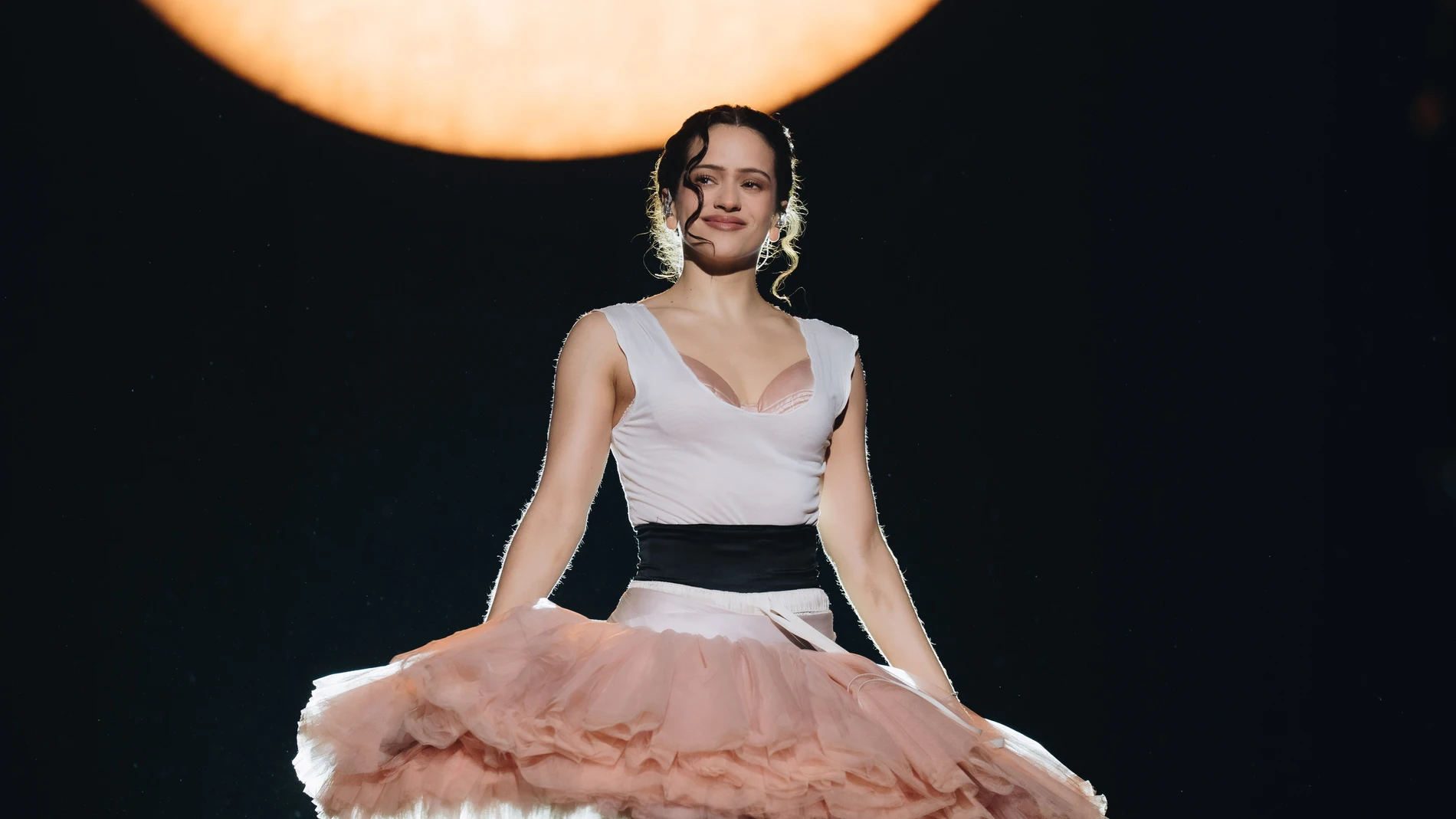 Rosalía en el cuarto concierto del 'LUX TOUR' en Madrid Rosalía en el cuarto concierto del 'LUX TOUR' en Madrid