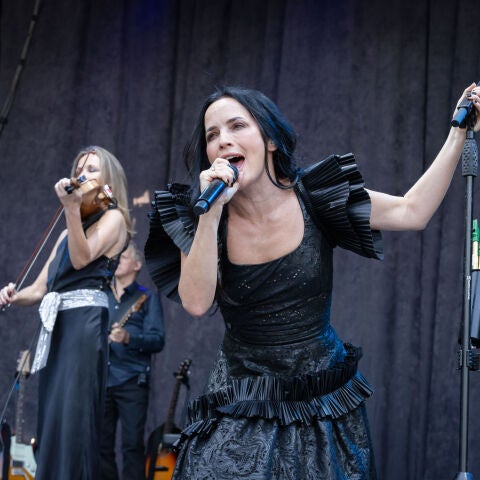 The Corrs actuando en Berlín