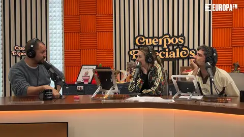 Raúl Arévalo, con Eva Soriano y Nacho García en 'Cuerpos especiales' Raúl Arévalo, con Eva Soriano y Nacho García en 'Cuerpos especiales'