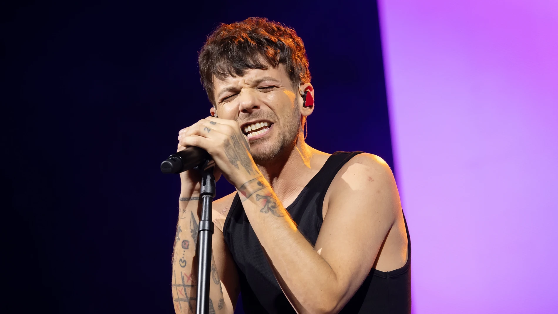 Louis Tomlinson actuando en Berlín Louis Tomlinson actuando en Berlín