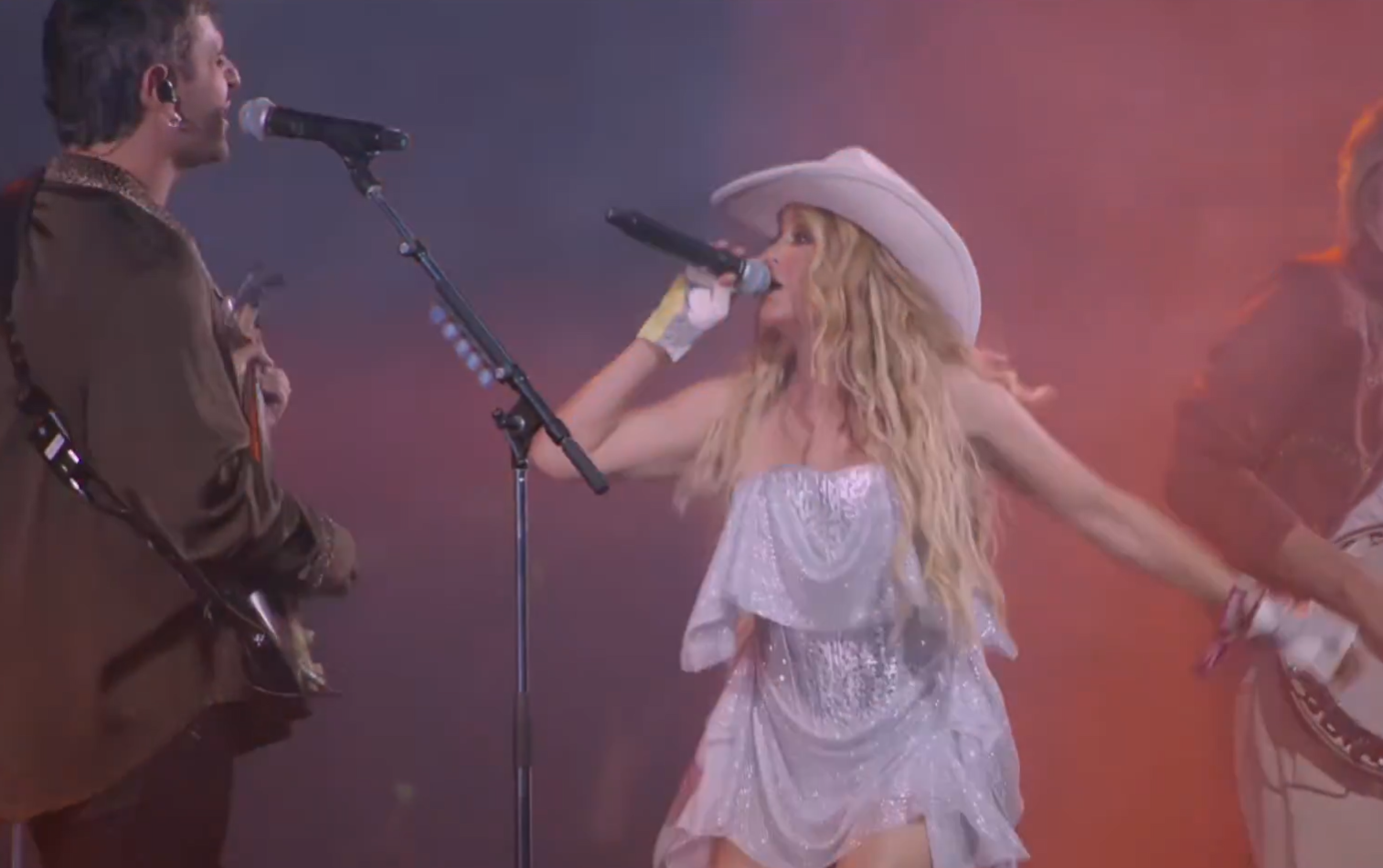 Paulina Rubio se estrena en Coachella junto a Morat y 'Mi nuevo vicio' Paulina Rubio se estrena en Coachella junto a Morat y 'Mi nuevo vicio'